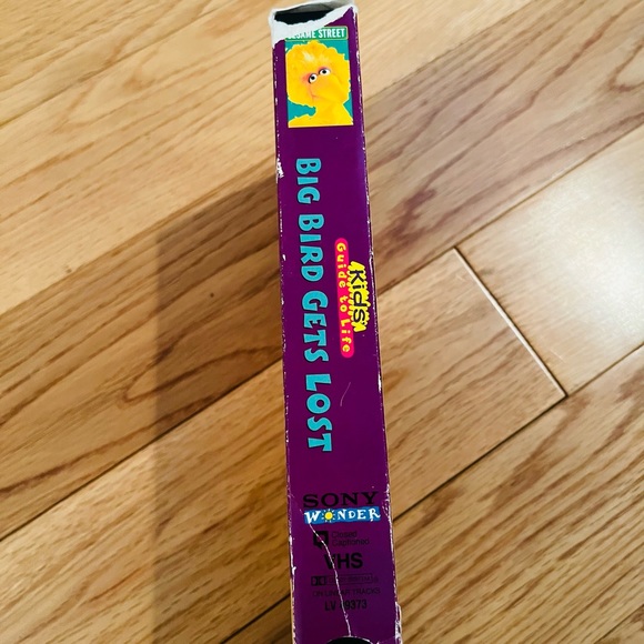 Sesame Street “Big Bird Gets Lost” VHS tape - Picture 8 of 11